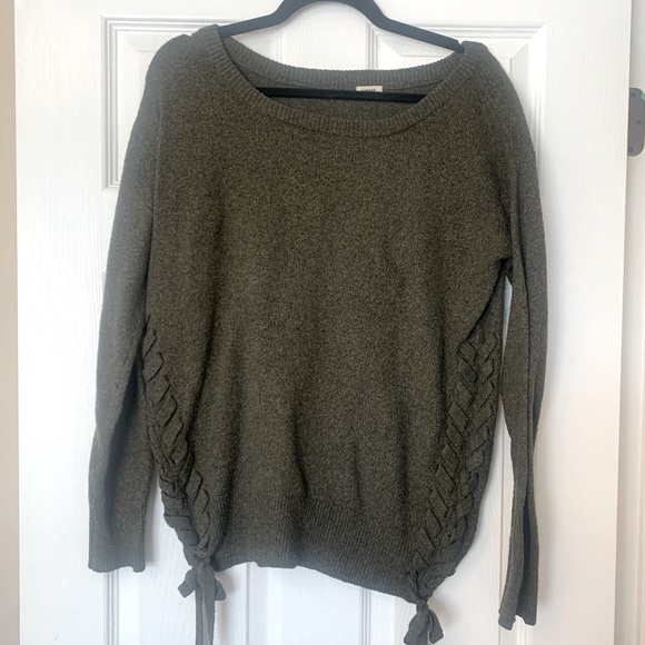 Garage | Green Sweater - Picture 1 of 4